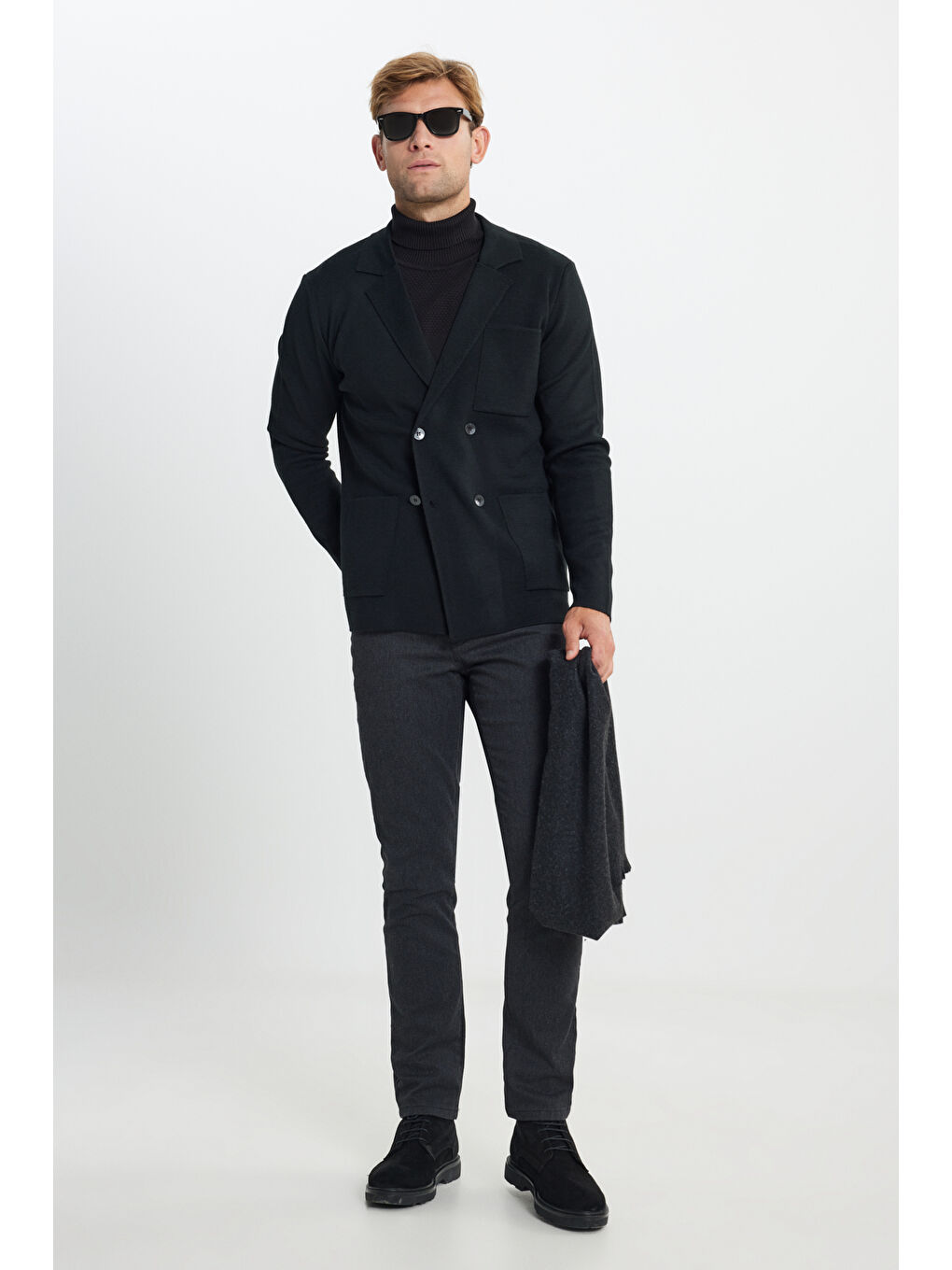 Erkek Siyah Sıcak Tutan Yünlü Standart Fit Normal Kesim Kruvaze Yaka Cepli Triko Ceket-1