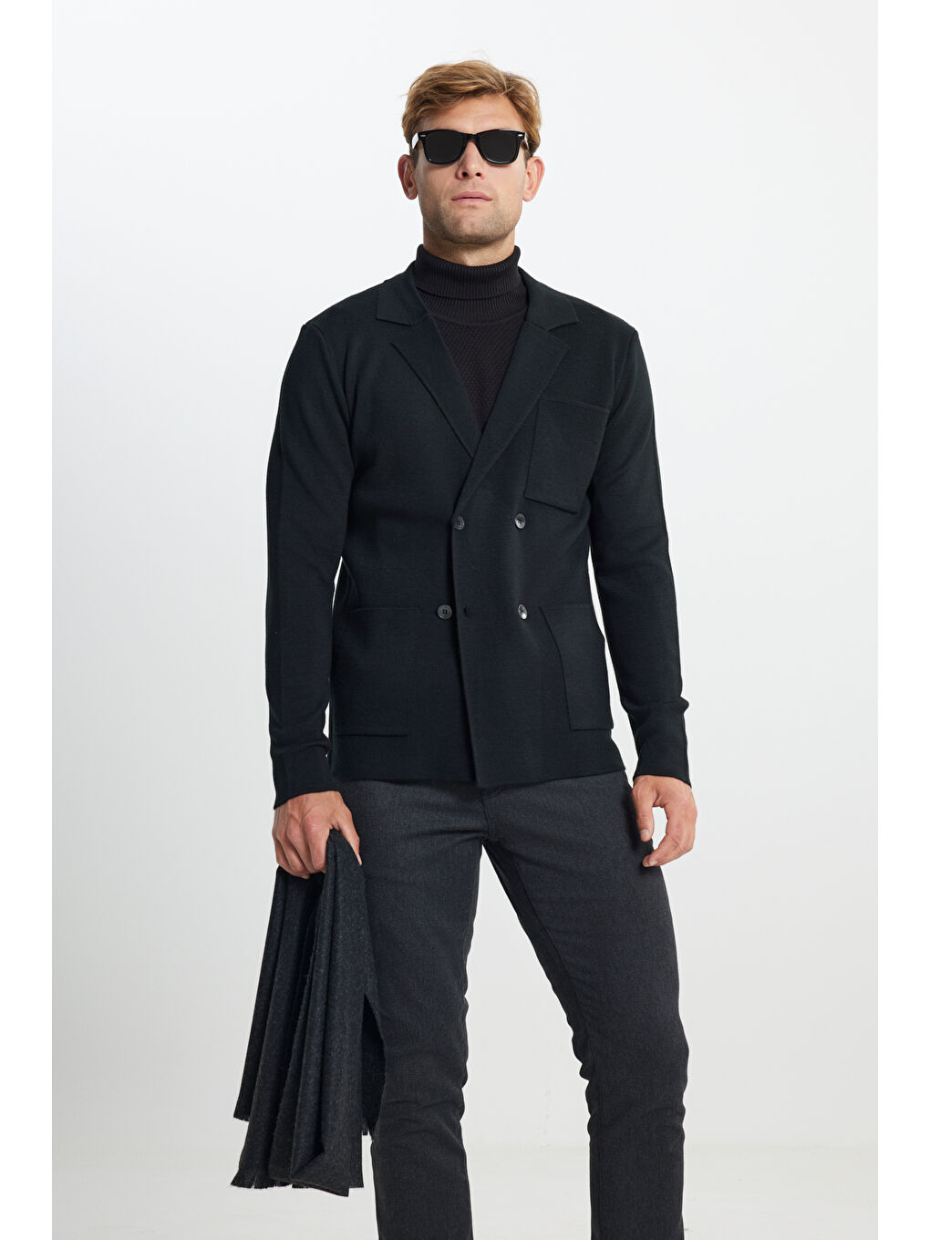 Erkek Siyah Sıcak Tutan Yünlü Standart Fit Normal Kesim Kruvaze Yaka Cepli Triko Ceket-3