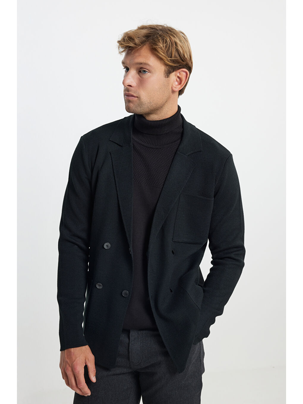 Erkek Siyah Sıcak Tutan Yünlü Standart Fit Normal Kesim Kruvaze Yaka Cepli Triko Ceket-4