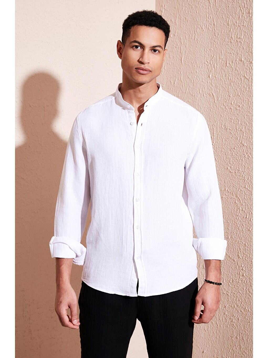 Beyaz Pamuklu Regular Fit Hakim Yaka Gömlek CF24S127702-1