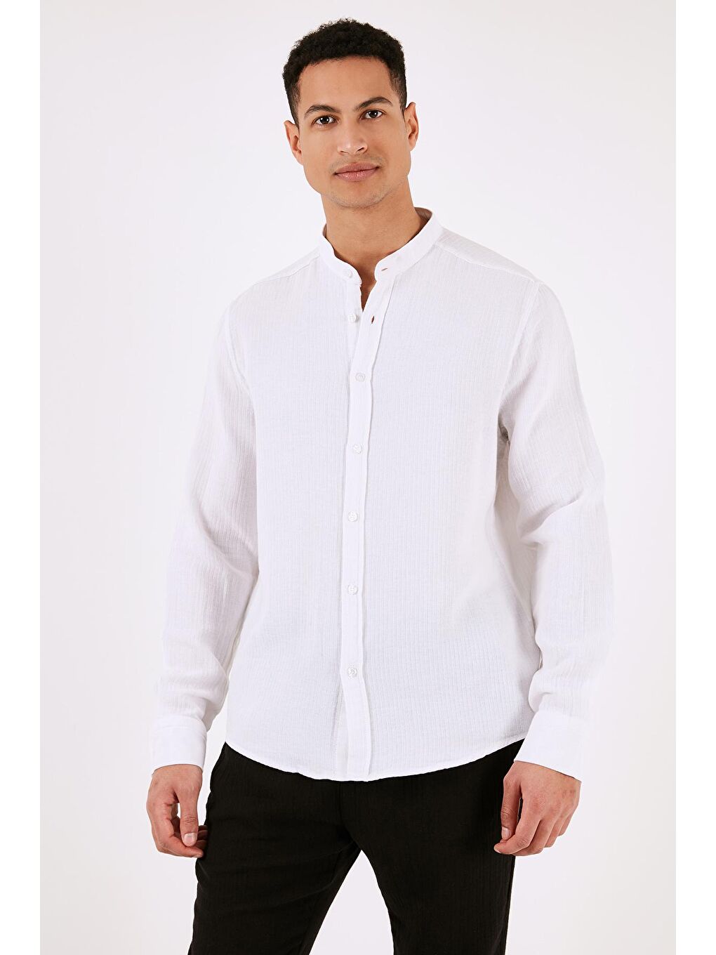 Beyaz Pamuklu Regular Fit Hakim Yaka Gömlek CF24S127702-4