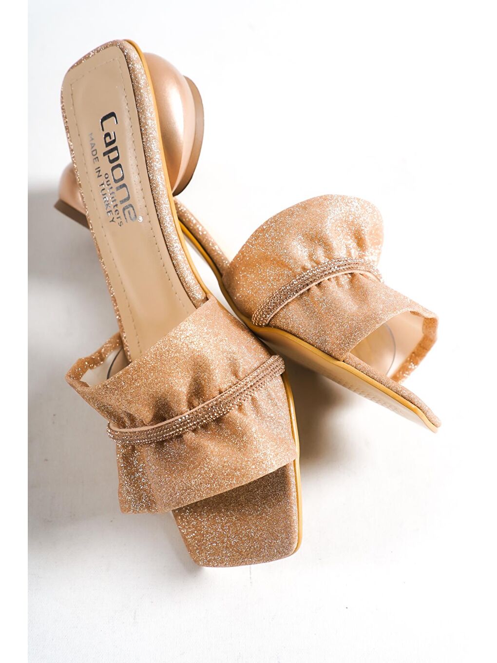 Pembe Kadın Büzgülü Taşlı Orta Topuklu Şık Terlik