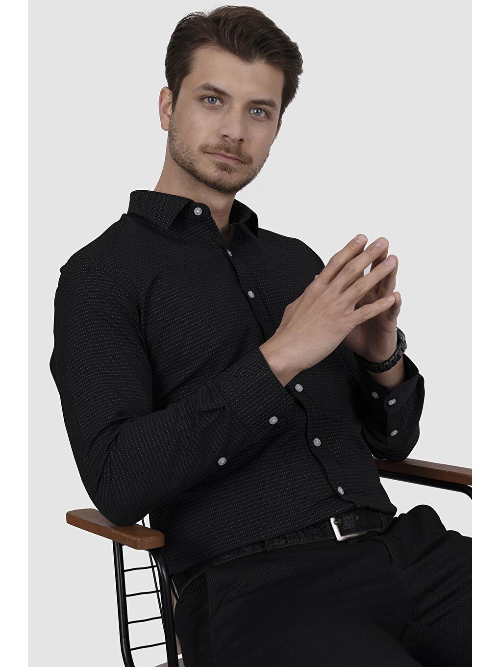 Nokta Desenli Siyah Slimfit Hediye Kutulu Gömlek
