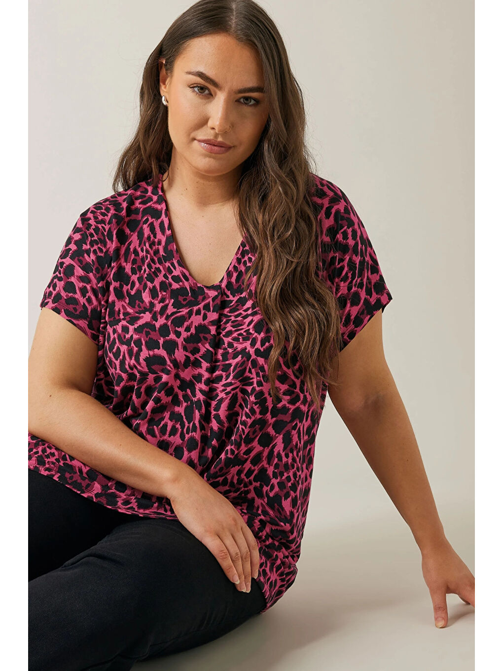 Karışık Büyük Beden Çentik Yaka Kısa Kollu Leopar Desenli Bluz 615606-2