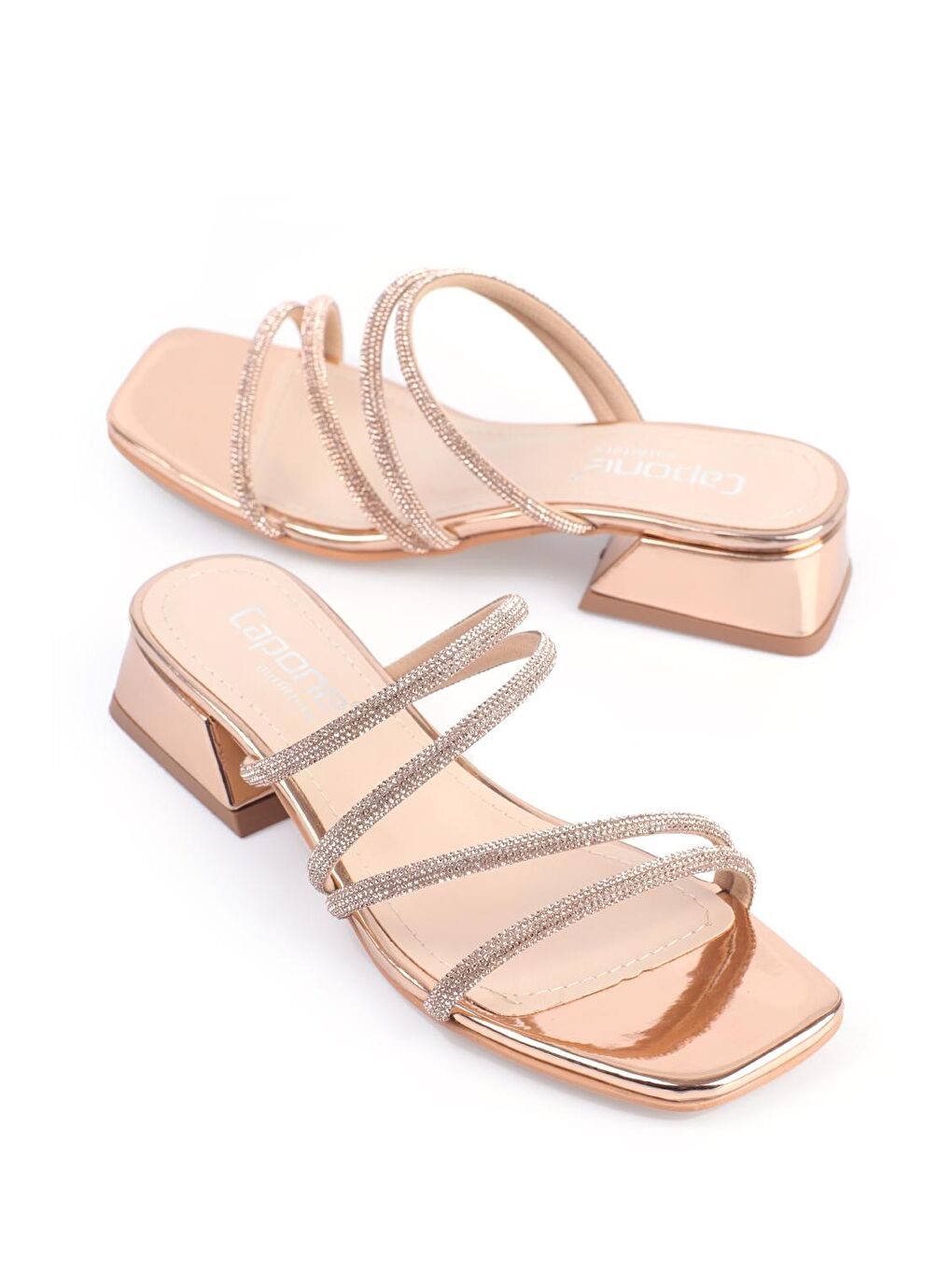 Pembe Küt Burunlu Taşlı Bantlı Kısa Topuklu Ayna Kumaş Kadın Terlik-1