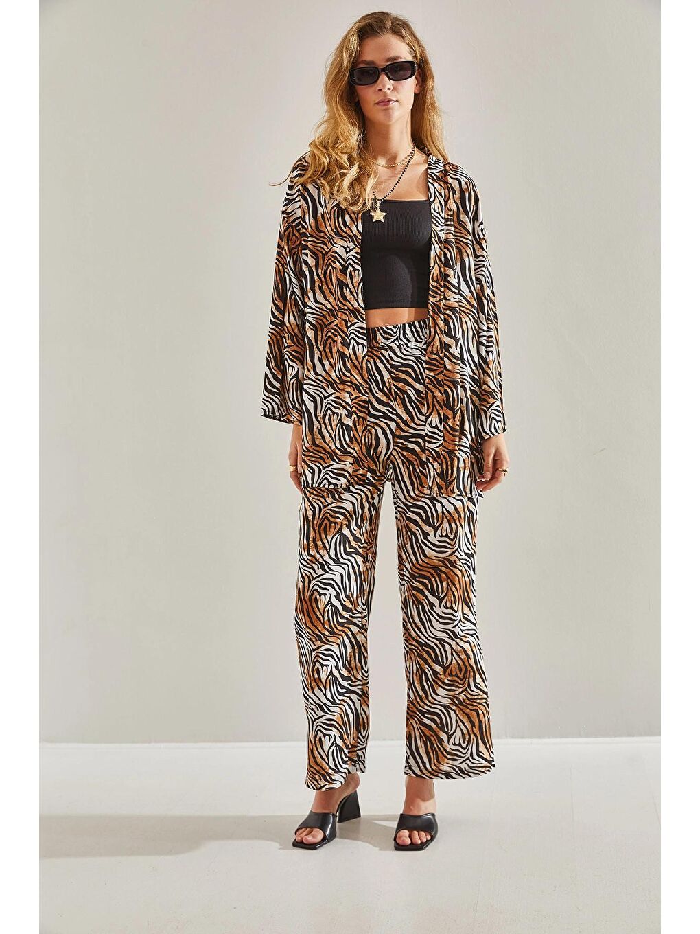 Siyah Kadın Desenli Beli Lastikli Pantolonlu Kimonolu Alt Üst Takım 60181018-2