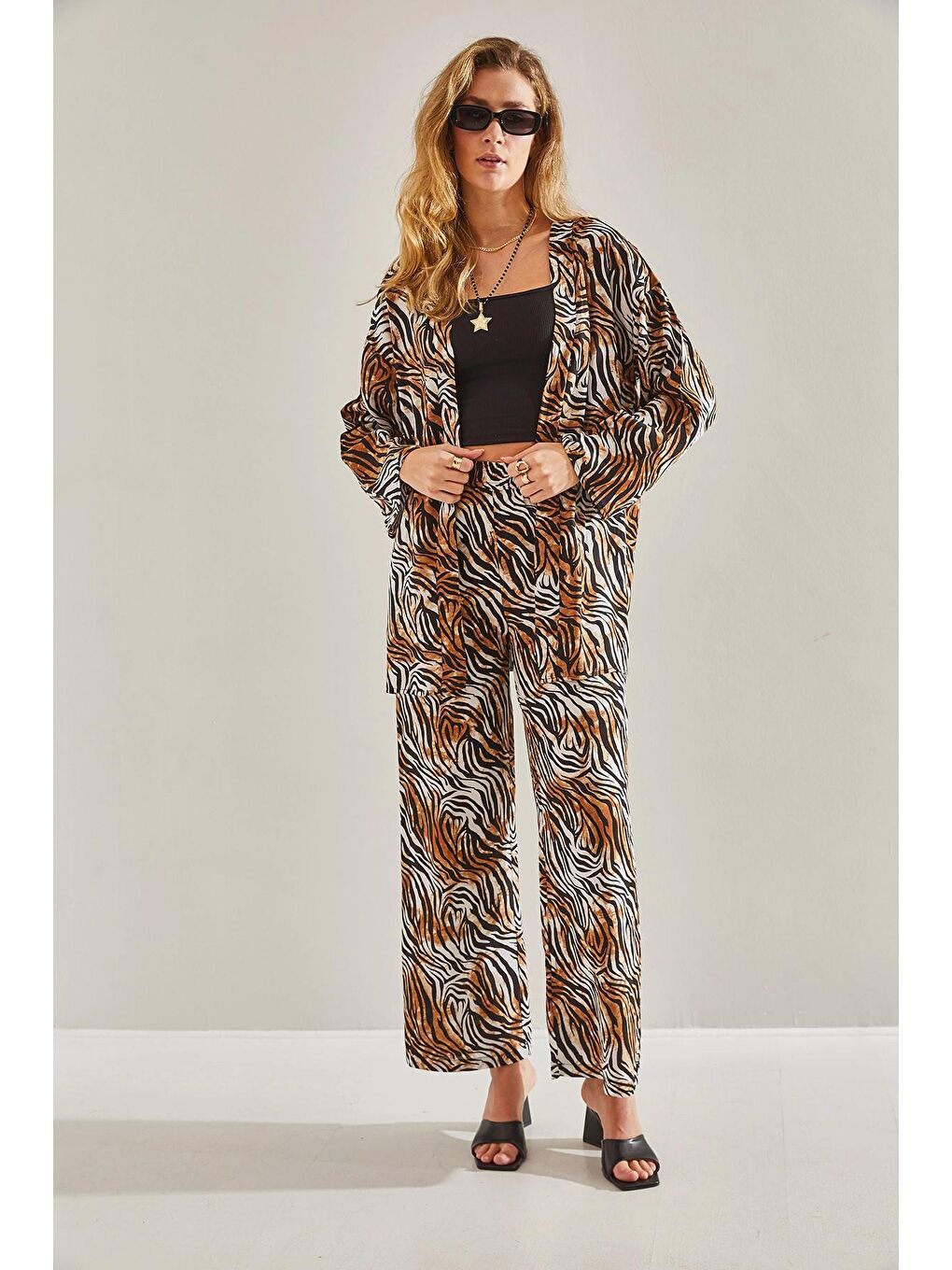 Siyah Kadın Desenli Beli Lastikli Pantolonlu Kimonolu Alt Üst Takım 60181018-3