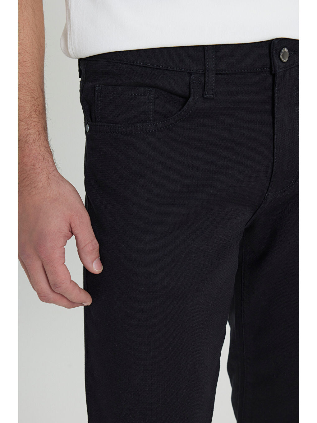 Erkek Siyah Pamuklu Slim Fit Dar Kesim 5 Cep Armürlü Esnek Pantolon-3