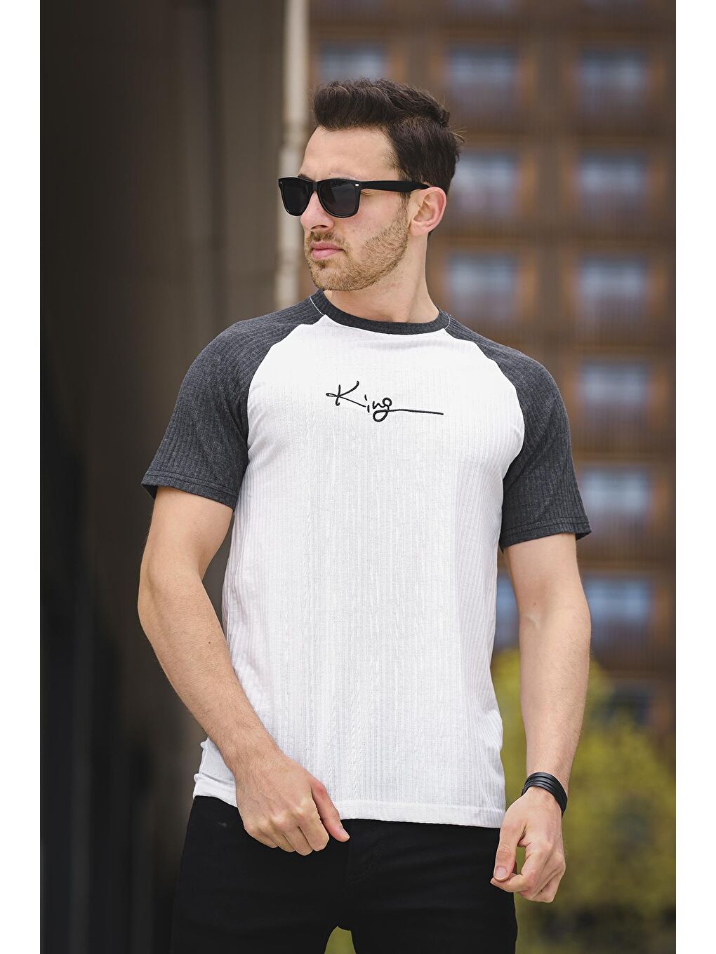 Gri Calbert King Nakışlı Reglan Kol Slim Fit Likralı Erkek Tişört-2