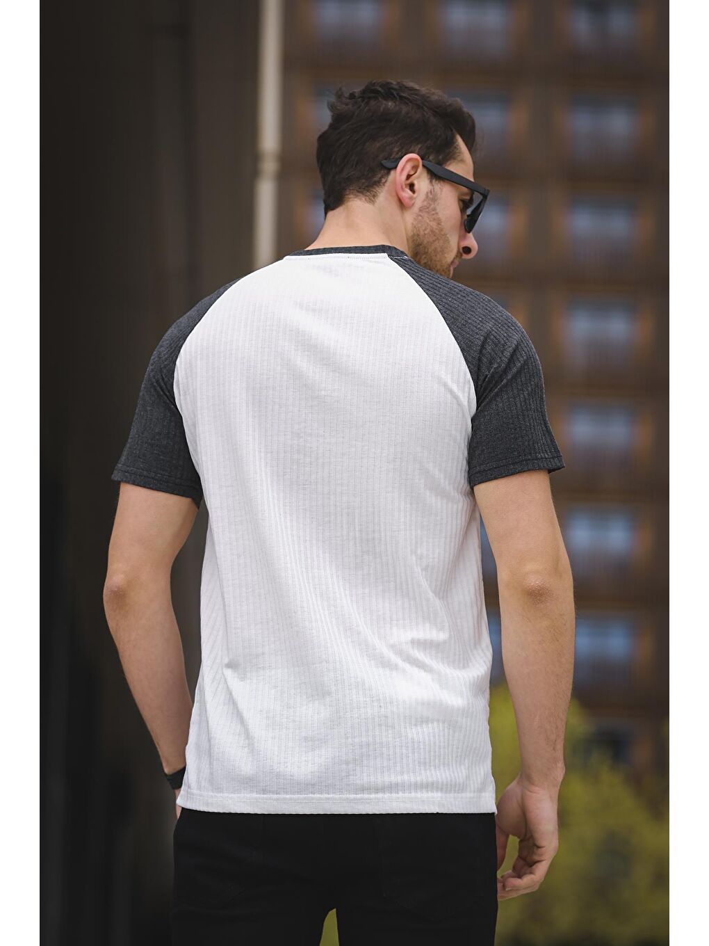 Gri Calbert King Nakışlı Reglan Kol Slim Fit Likralı Erkek Tişört-3