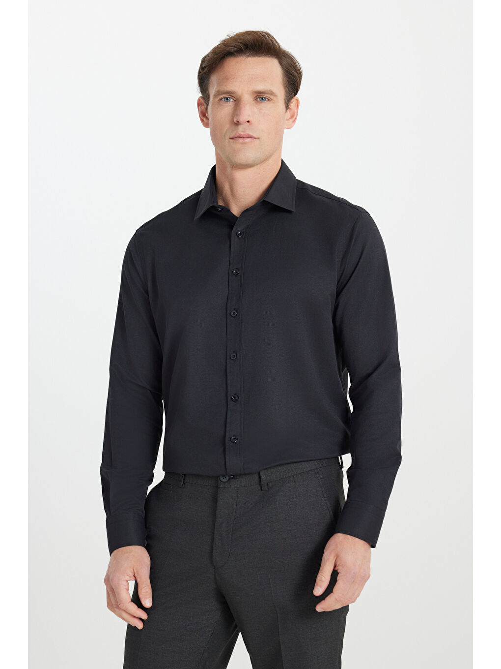 Erkek Siyah Regular Fit Geniş Kesim Klasik Yaka Armürlü Gömlek