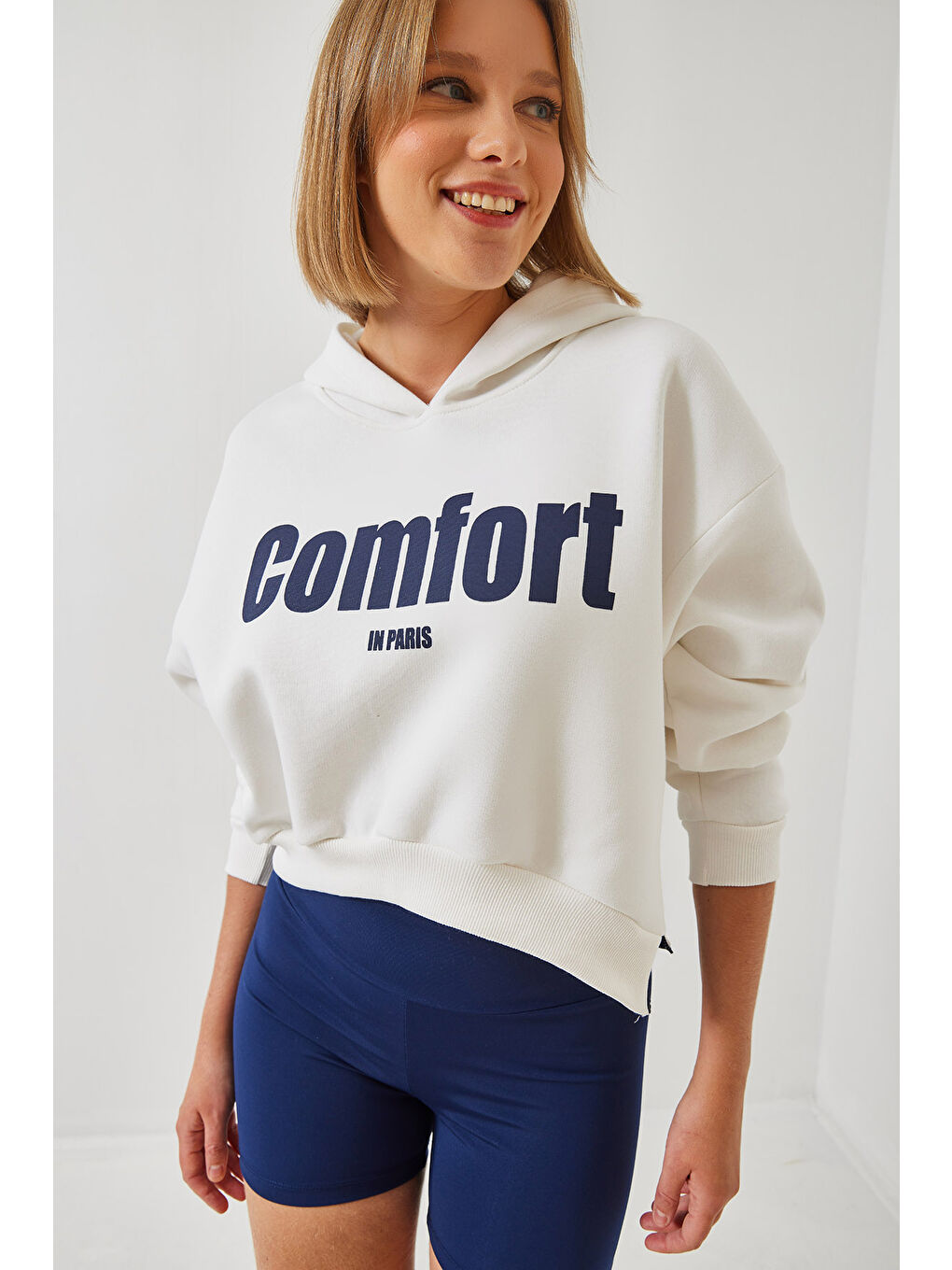 SHADE Beyaz Kadın Üç İplik Şardonlu Yanları Fermuarlı Crop Sweatshirt