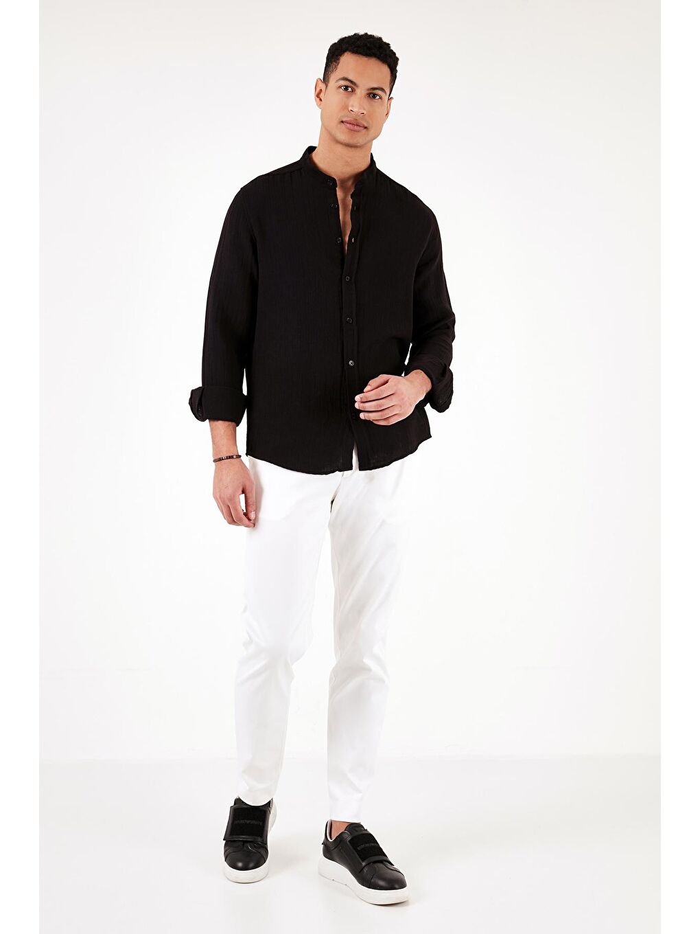 Siyah Pamuklu Regular Fit Hakim Yaka Gömlek CF24S127702-2