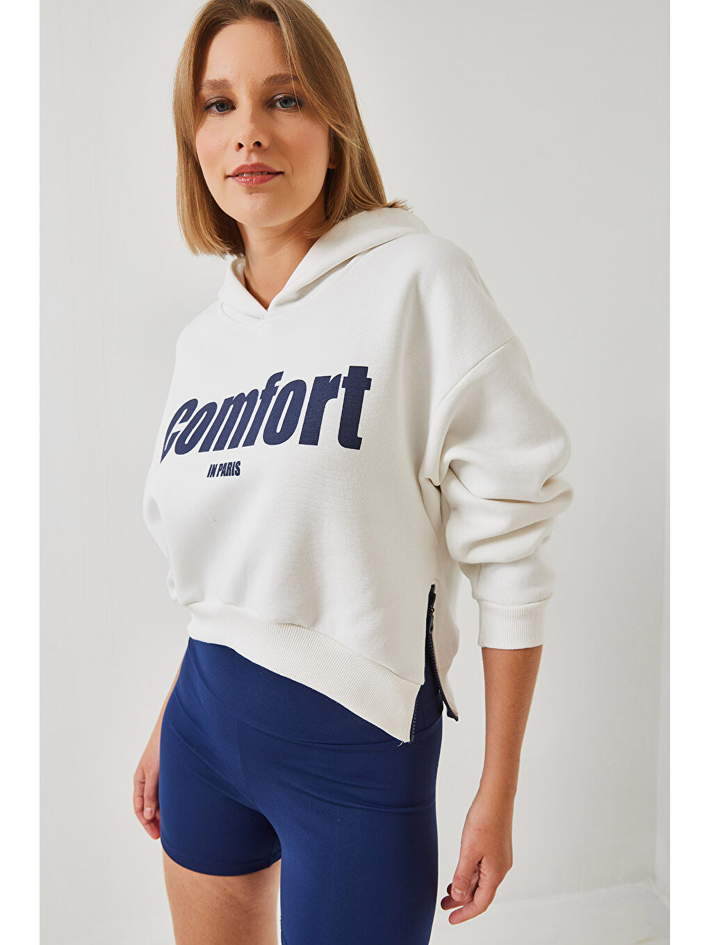 SHADE Beyaz Kadın Üç İplik Şardonlu Yanları Fermuarlı Crop Sweatshirt - 3