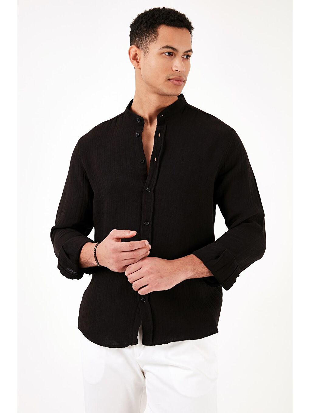 Siyah Pamuklu Regular Fit Hakim Yaka Gömlek CF24S127702-3