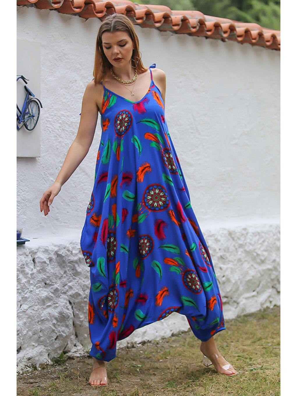 Chiccy Mavi V Yaka Askılı Cepli Allover Baskılı Dokuma Oversize Şalvar Paça Casual Tulum - 1