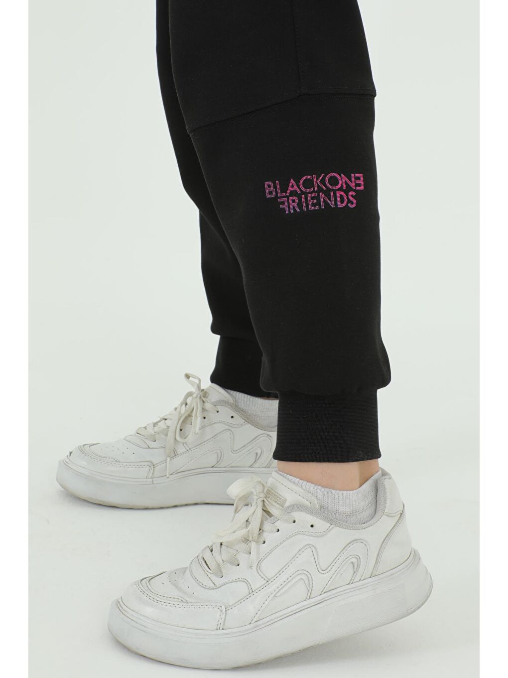 Siyah Kız Çocuk Bisiklet Yaka Baskı Detaylı Ayarlanabilir Lastik Bel Eşofman Takımı-5