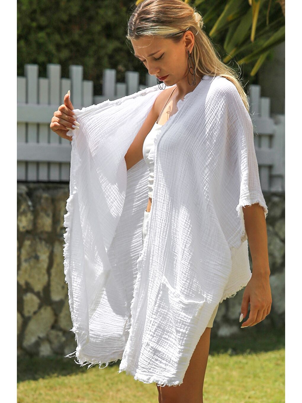 Beyaz Düşük Kol Kapamasız Çift Cepli Yıkamalı Dokuma Casual Müslin Kimono Ceket-1