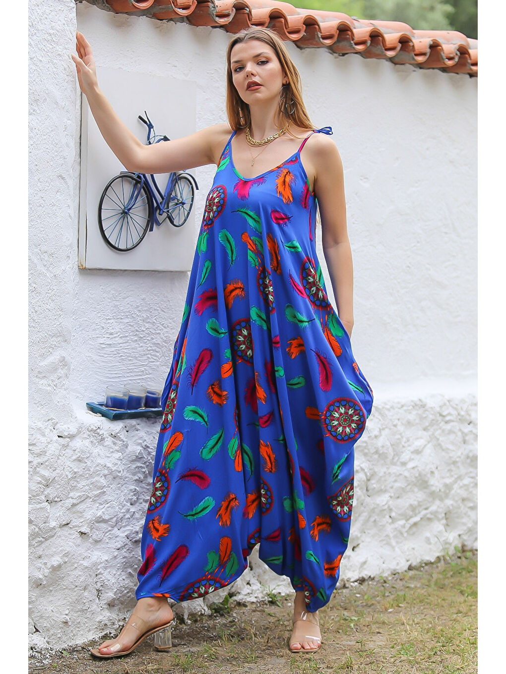 Chiccy Mavi V Yaka Askılı Cepli Allover Baskılı Dokuma Oversize Şalvar Paça Casual Tulum - 4