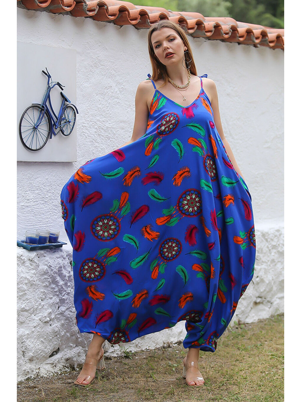 Chiccy Mavi V Yaka Askılı Cepli Allover Baskılı Dokuma Oversize Şalvar Paça Casual Tulum - 5