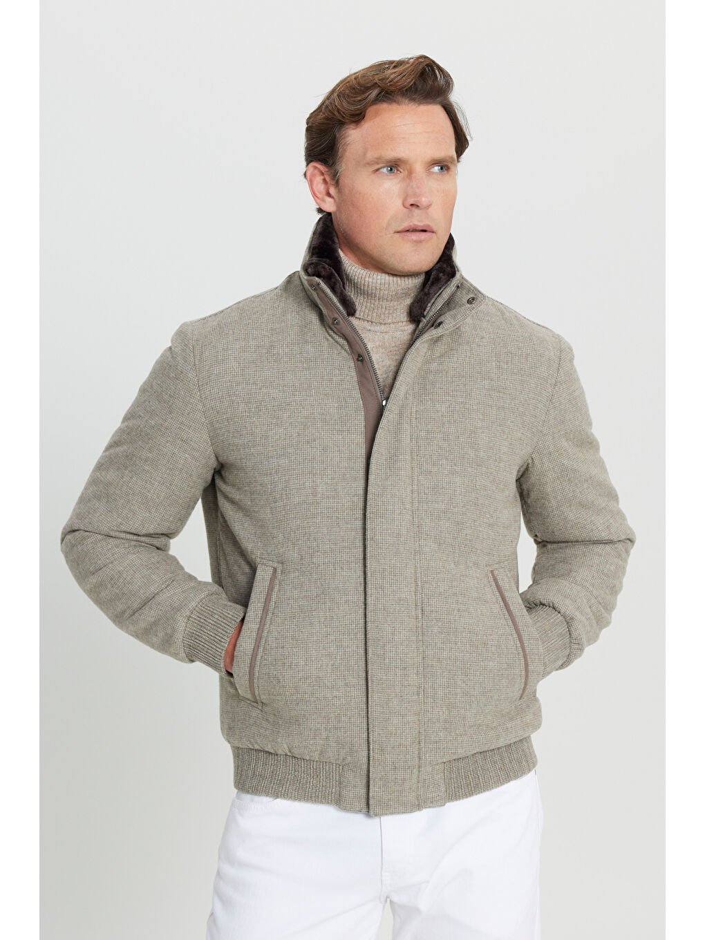 Erkek Bej Sıcak Tutan Standart Fit Normal Kesim Çıkma Kürklü Dik Yaka Kareli Kaşe Mont-2