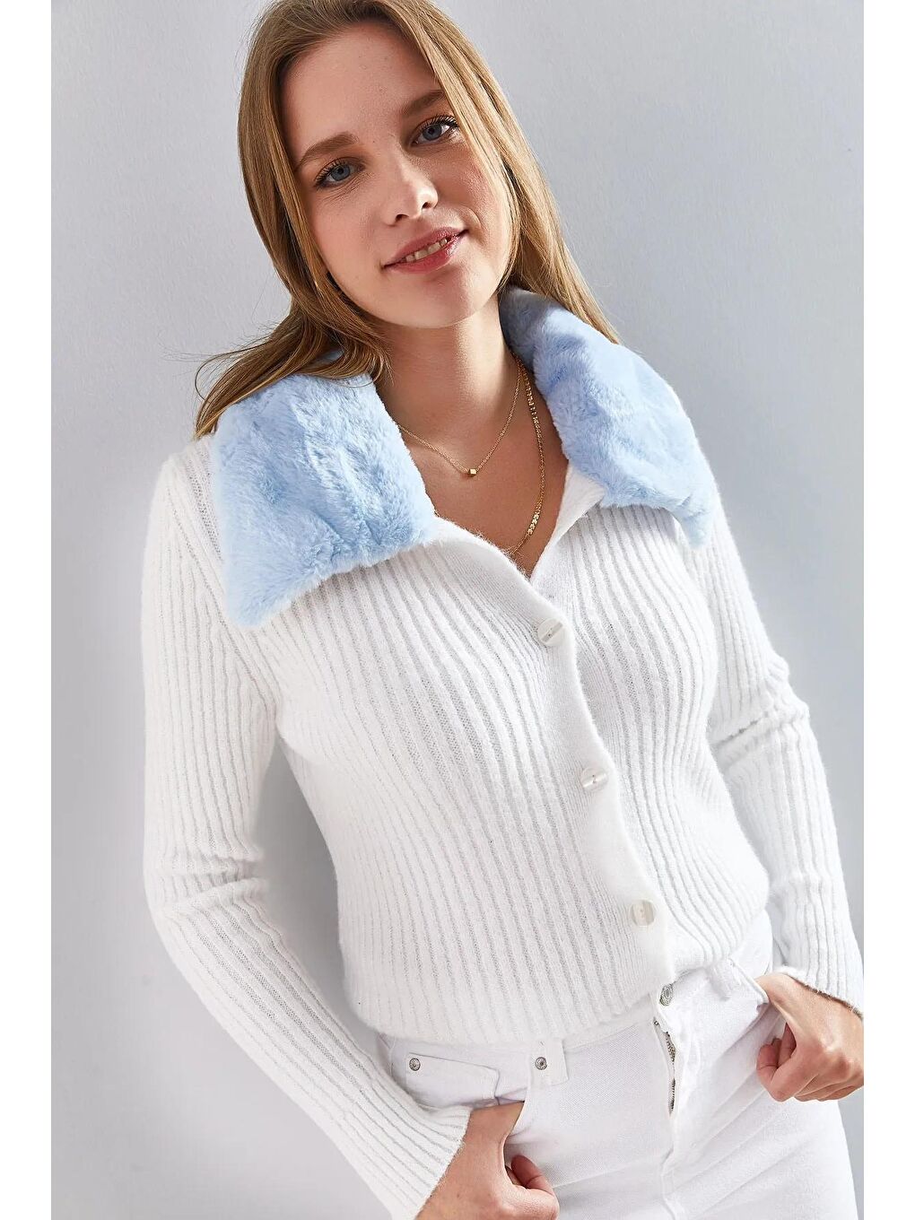 Ekru Kadın Yakası Kürklü  Triko Hırka-2