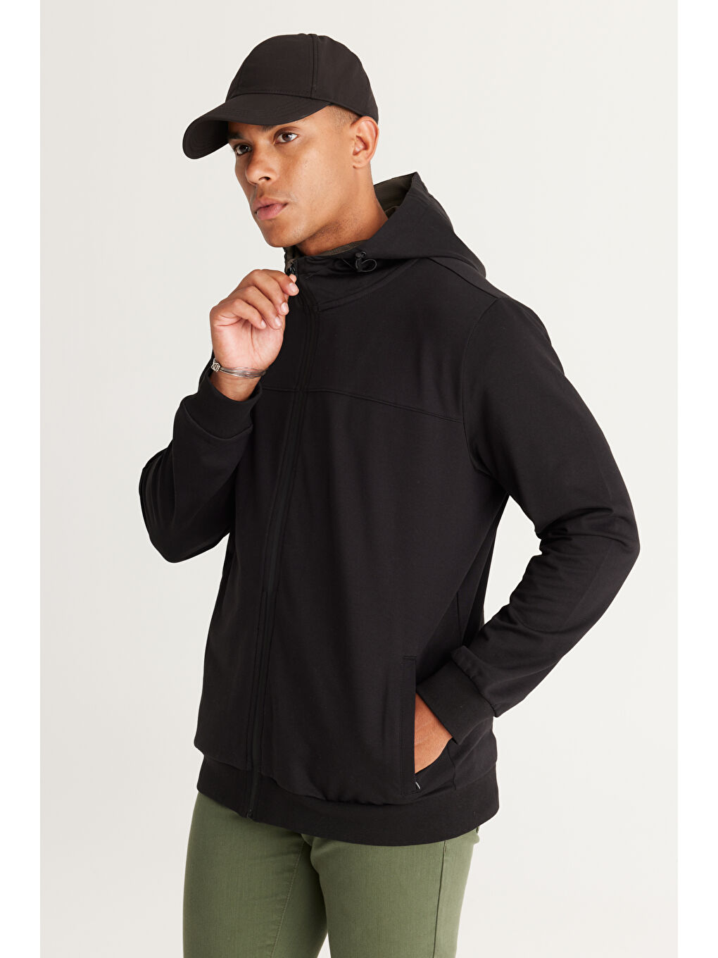 Siyah Slim Fit Dar Kesim Kapüşonlu Pamuklu Erkek Fermuarlı Sweatshirt Hırka-2
