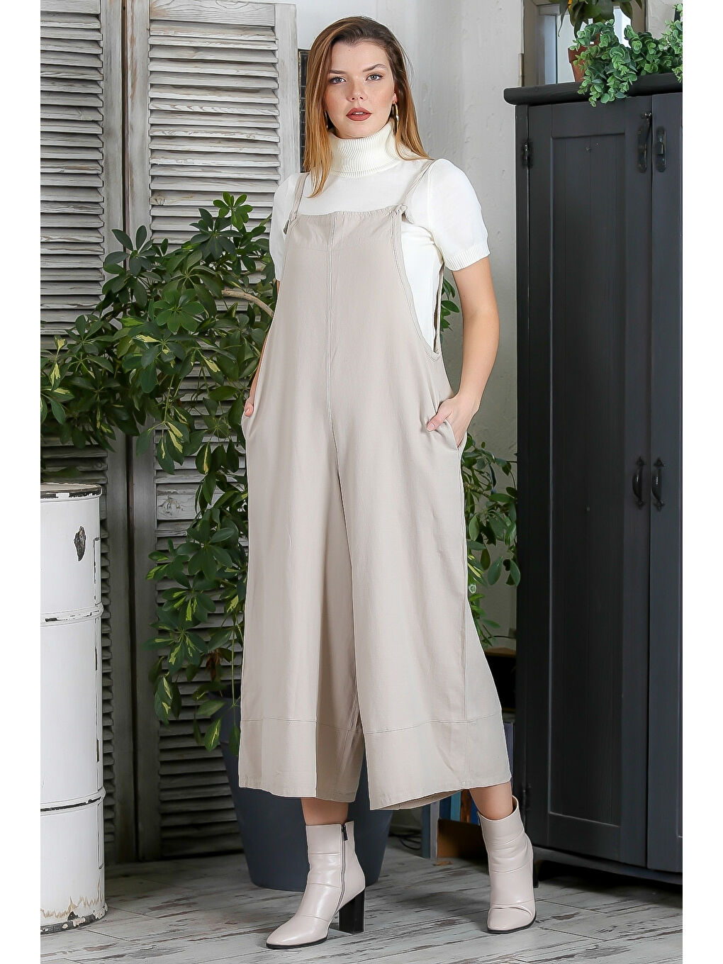 Bej Askılı Bağlamalı Çift Cepli Yıkamalı Geniş Paça Casual Salaş Dokuma Tulum-2