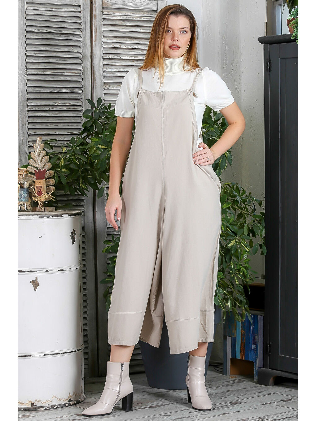 Bej Askılı Bağlamalı Çift Cepli Yıkamalı Geniş Paça Casual Salaş Dokuma Tulum-3