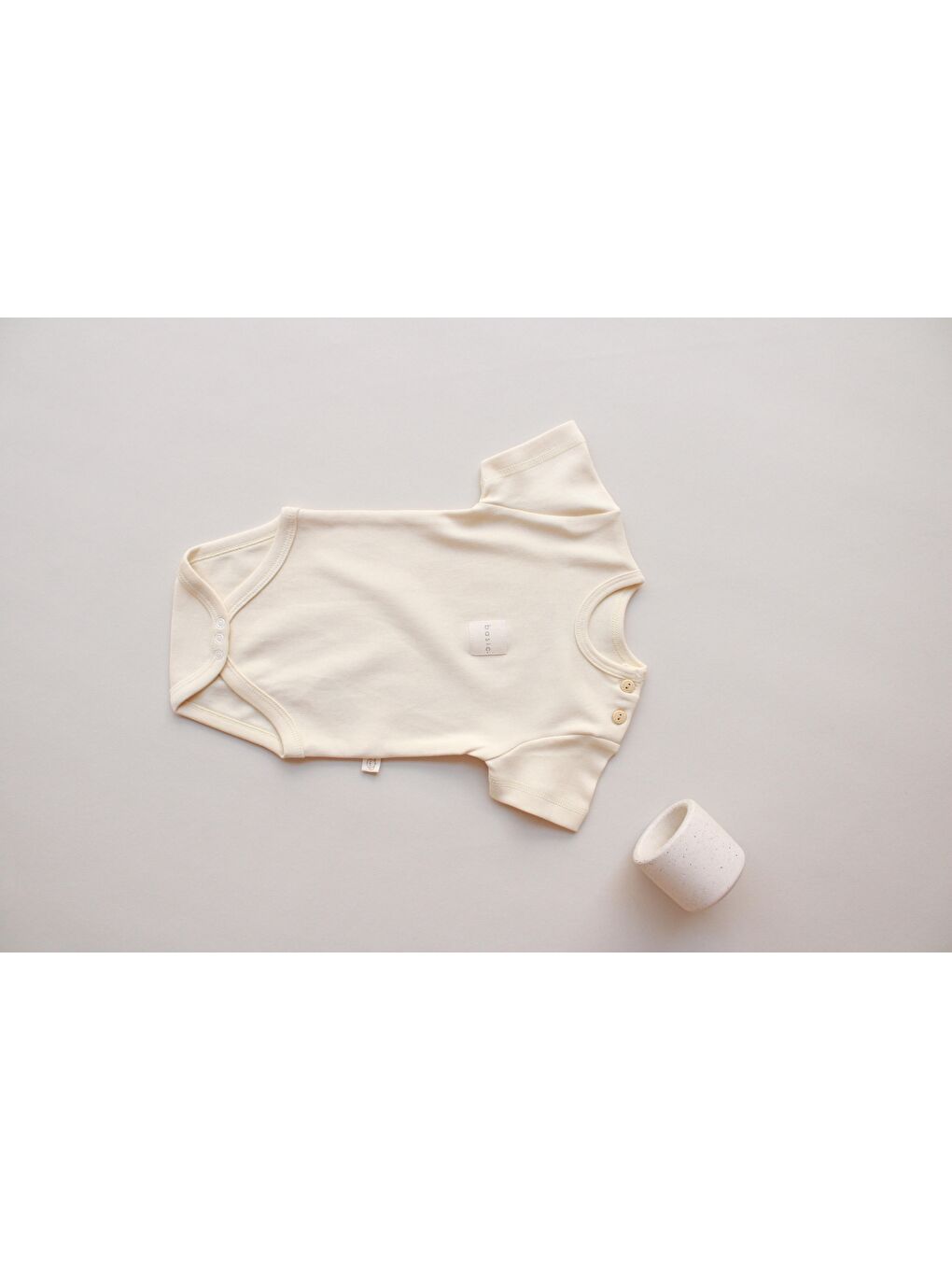 Ekru Krem Basic Etiketli Kısa Kollu Body Zıbın