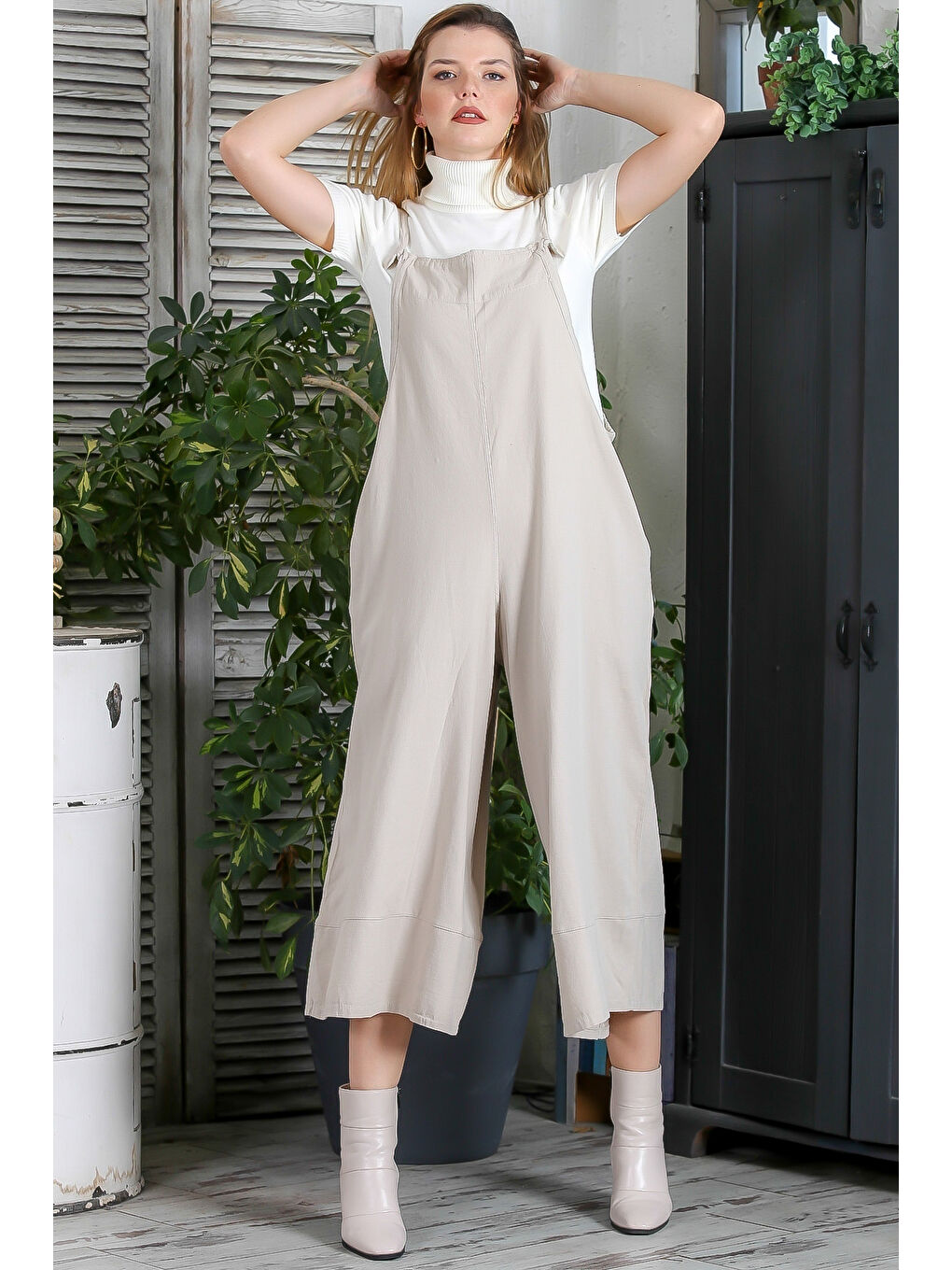 Bej Askılı Bağlamalı Çift Cepli Yıkamalı Geniş Paça Casual Salaş Dokuma Tulum-5