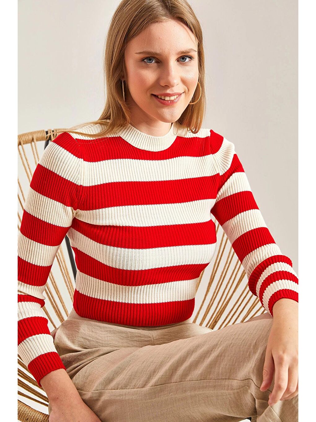Kırmızı Kadın Çizgili Yarım Balıkçı Yaka Crop Triko Bluz-1