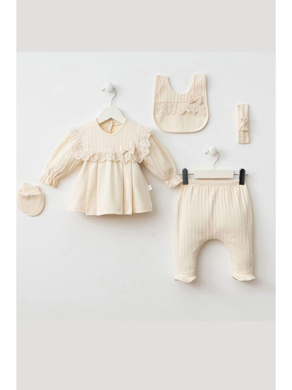 Ekru Kız Bebek Dantel Detaylı Fiyonklu 5'Li Hastane Çıkış Set
