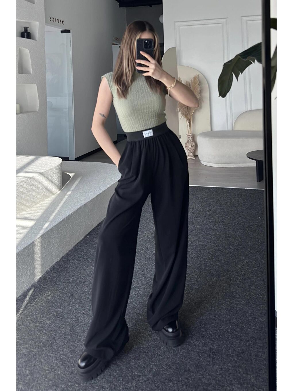 Siyah Yüksek Bel Pileli Salaş Cepli Palazo Pantolon-1