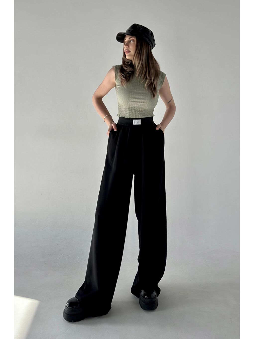 Siyah Yüksek Bel Pileli Salaş Cepli Palazo Pantolon-2