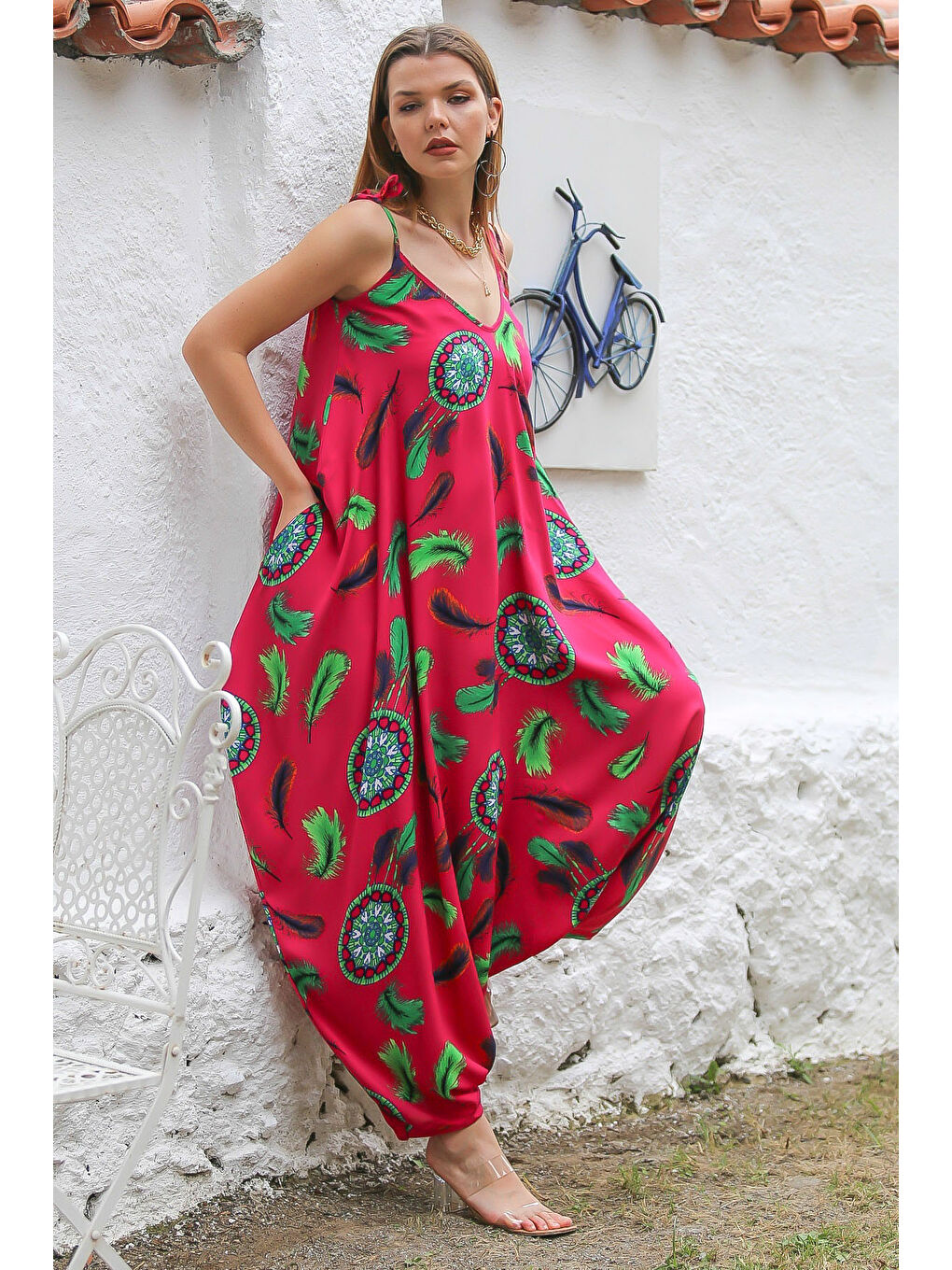 Fuşya V Yaka Askılı Cepli Allover Baskılı Dokuma Oversize Şalvar Paça Casual Tulum