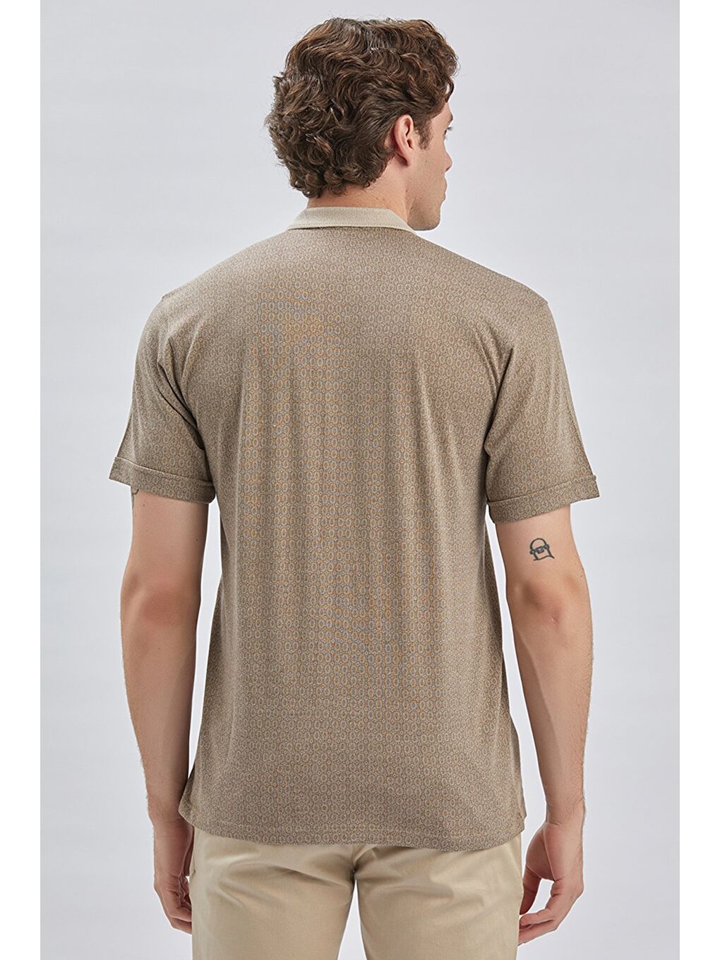 Bej Taş Rengi Desenli Jakarlı Polo Yaka Cepli Klasik Comfort Fit Rahat Kesim Tişört 1011240172-4