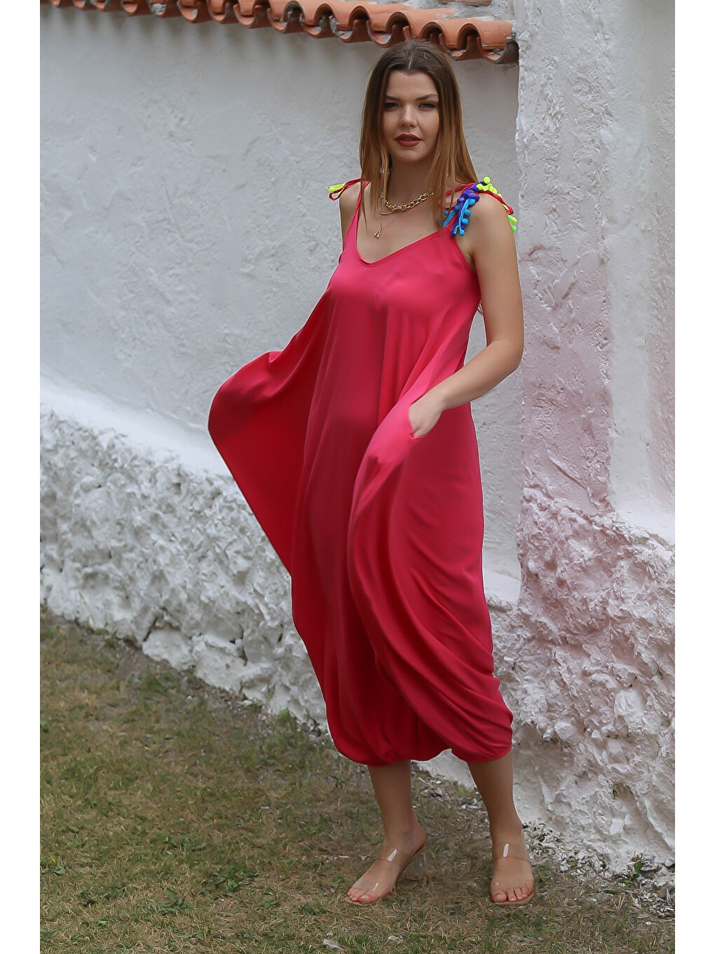 Fuşya V Yaka Askılı Cepli Ponponlu Dokuma Oversize Şalvar Paça Casual Tulum-3