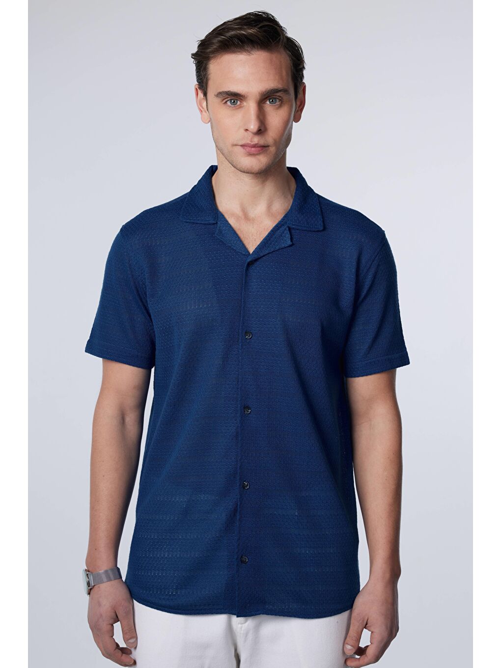 Slim Fit Kısa Kollu Dar Kesim Apaj Yaka Örme Kumaş Yazlık İndigo Erkek Gömlek-1