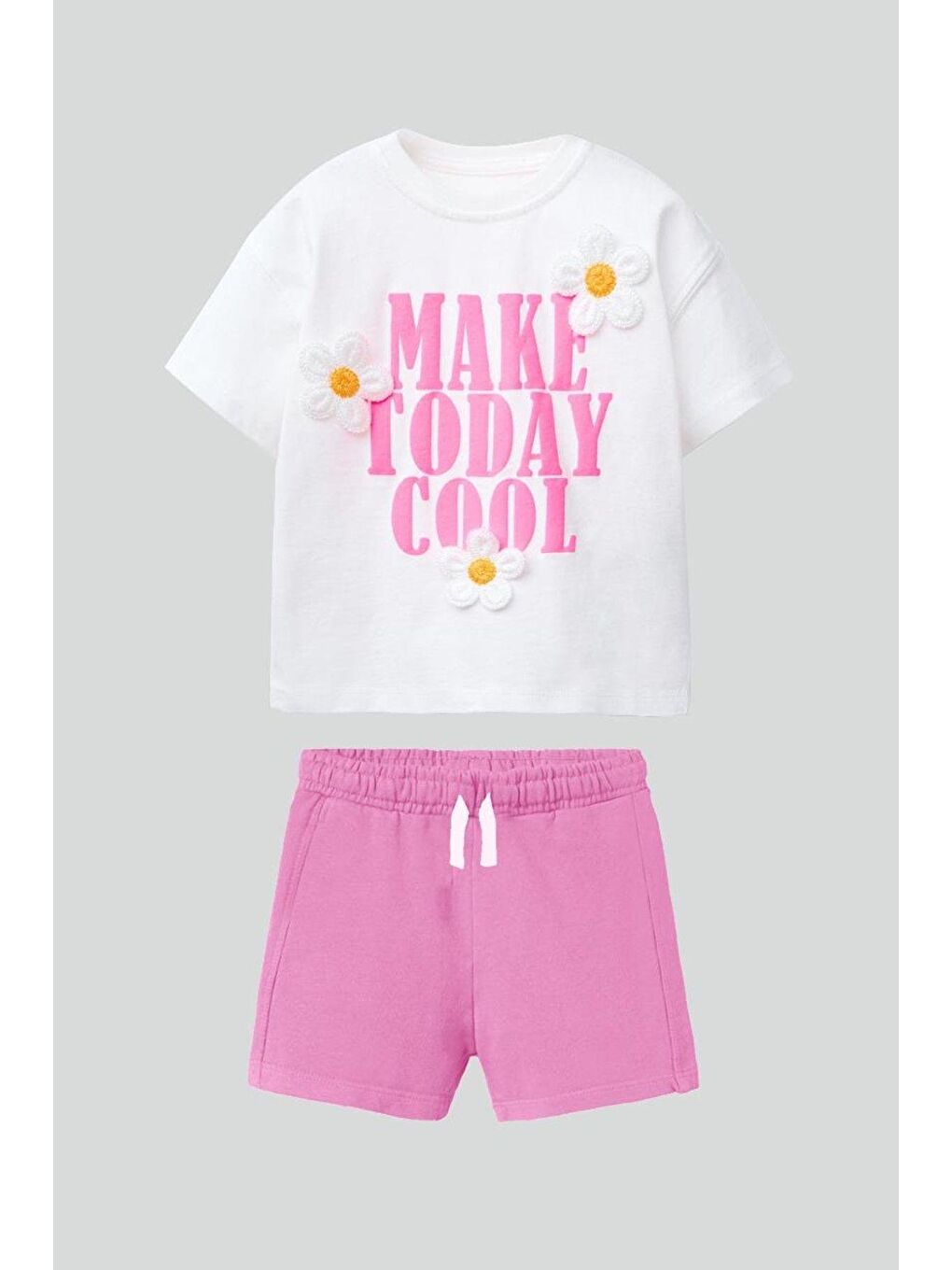 Beyaz Kız Çocuk Pamuk Kumaş Çiçek Nakışlı Tshirt Ve Şort Alt Üst Takım