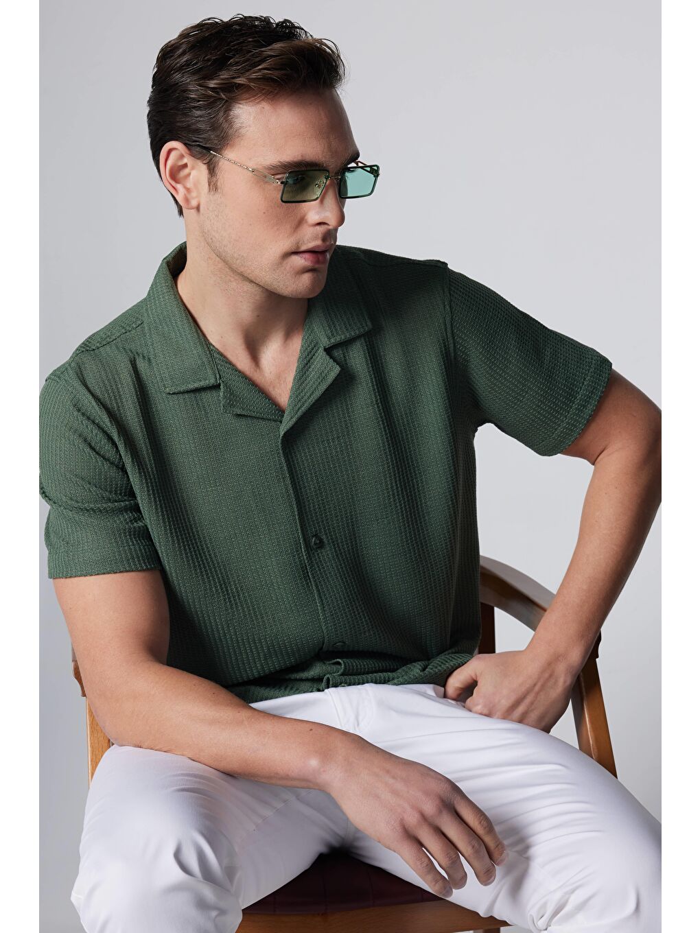 Slim Fit Kısa Kollu Dar Kesim Apaj Yaka Örme Kumaş Yazlık Haki Erkek Gömlek-2