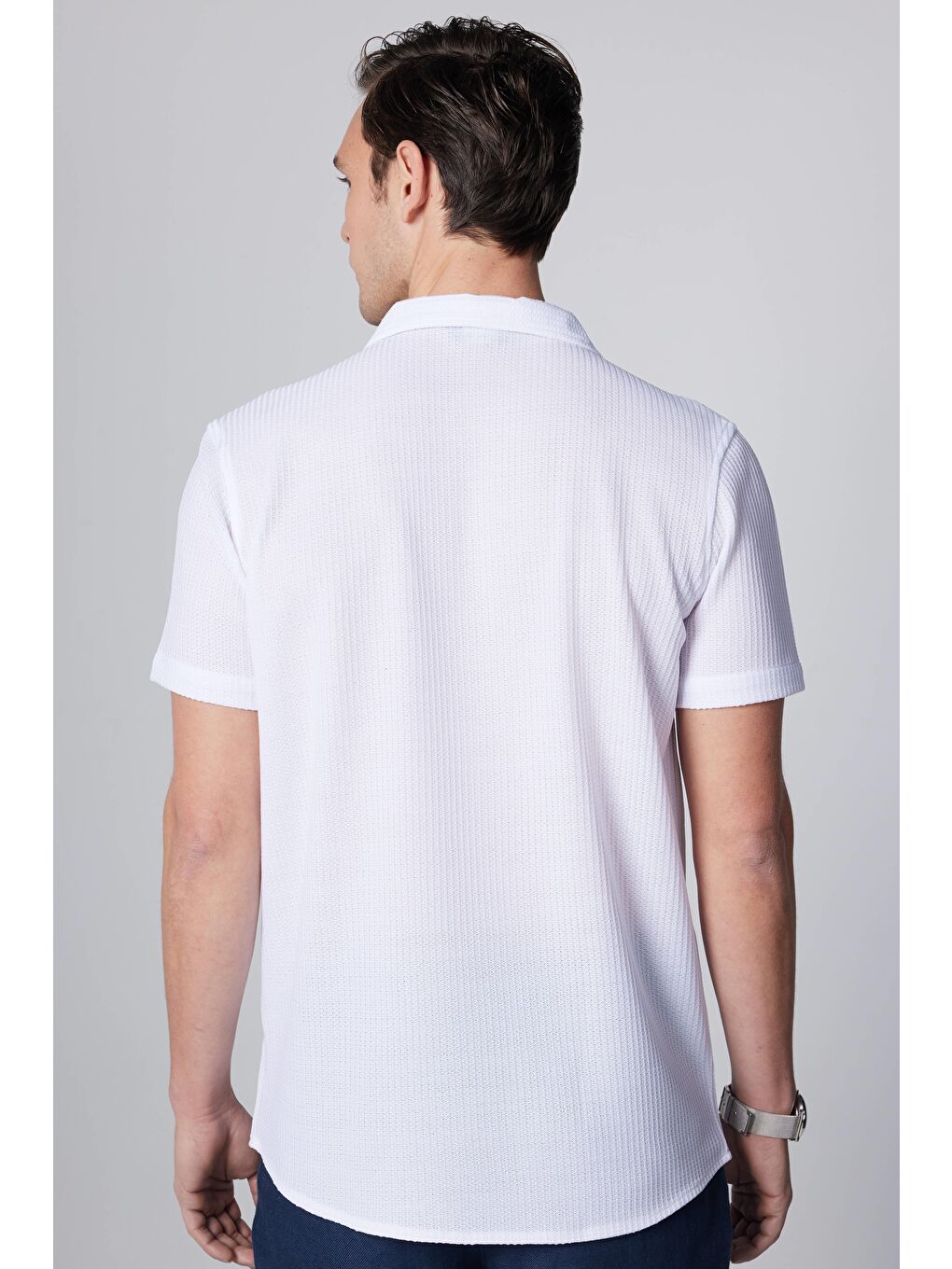 Slim Fit Kısa Kollu Dar Kesim Apaj Yaka Örme Kumaş Yazlık Beyaz Erkek Gömlek-4