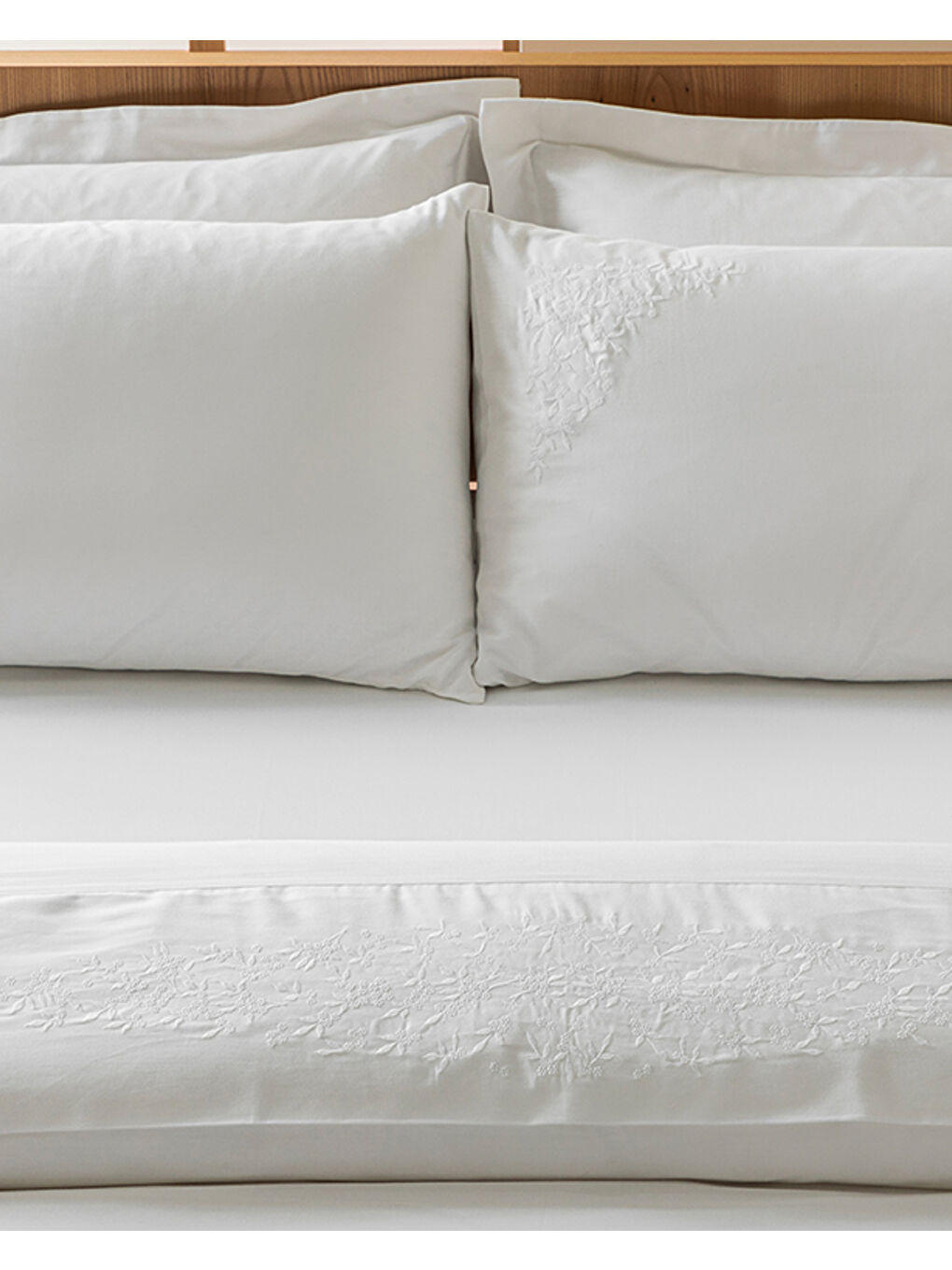 Laurel Pamuk Saten Nakışlı King Size Nevresim Takımı Beyaz-2
