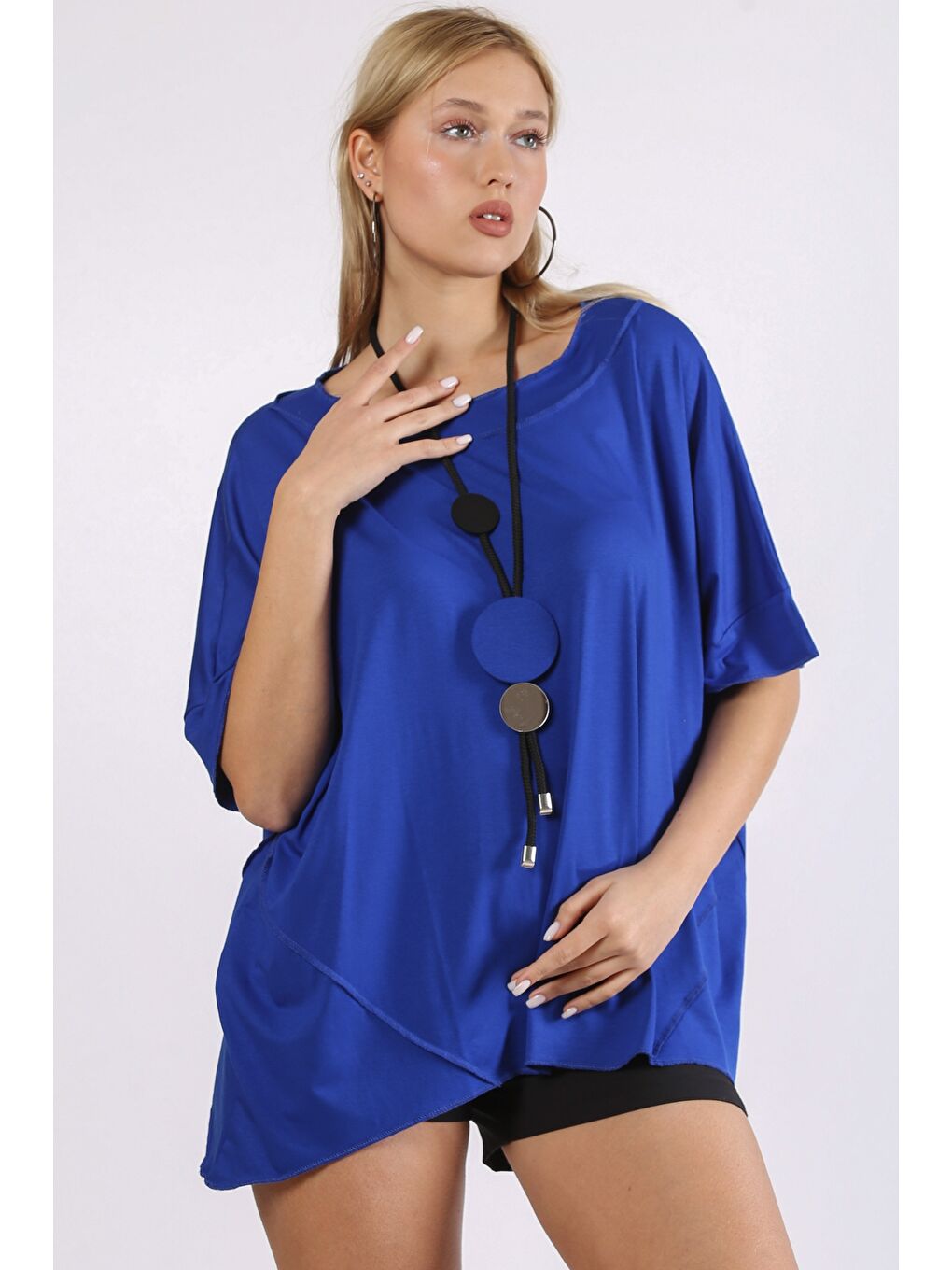 Mavi Yuvarlak Yaka Kısa Kol Asimetrik Örme Tişört-3