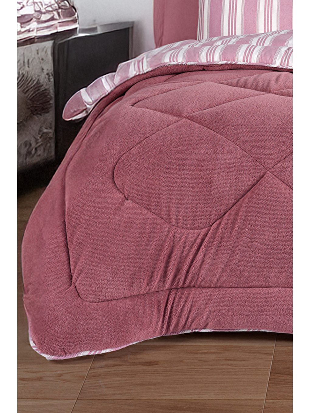 UPSTYLE Uyku Seti Wellsoft Yorganlı Pofuduk 4 Parça Çift Kişilik Soft Line Bordo - 1