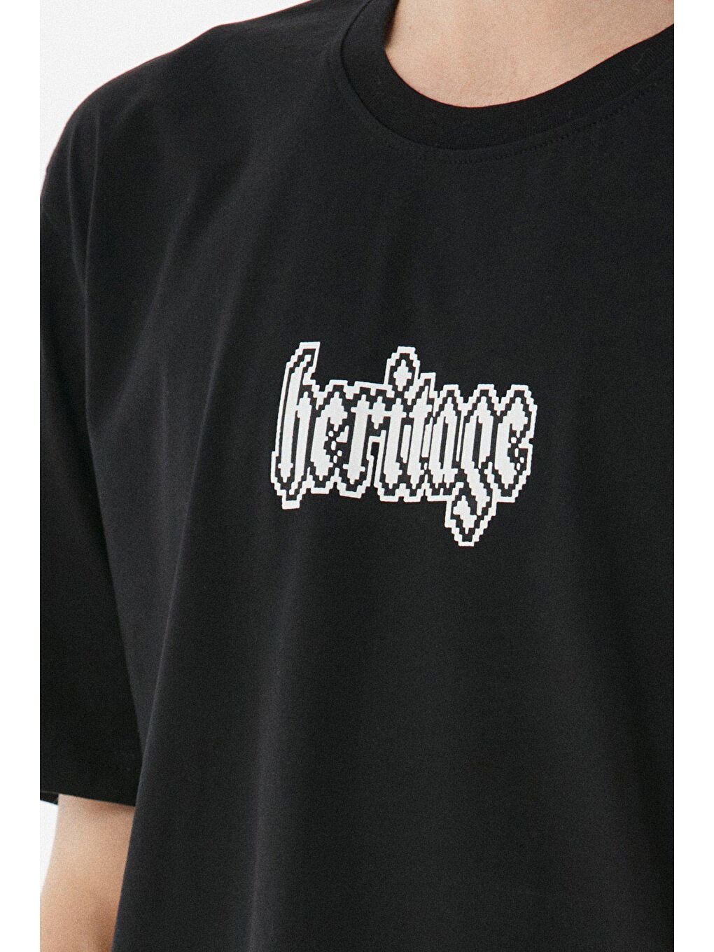 Siyah Baskılı Bisiklet Yaka Oversize Tişört-3