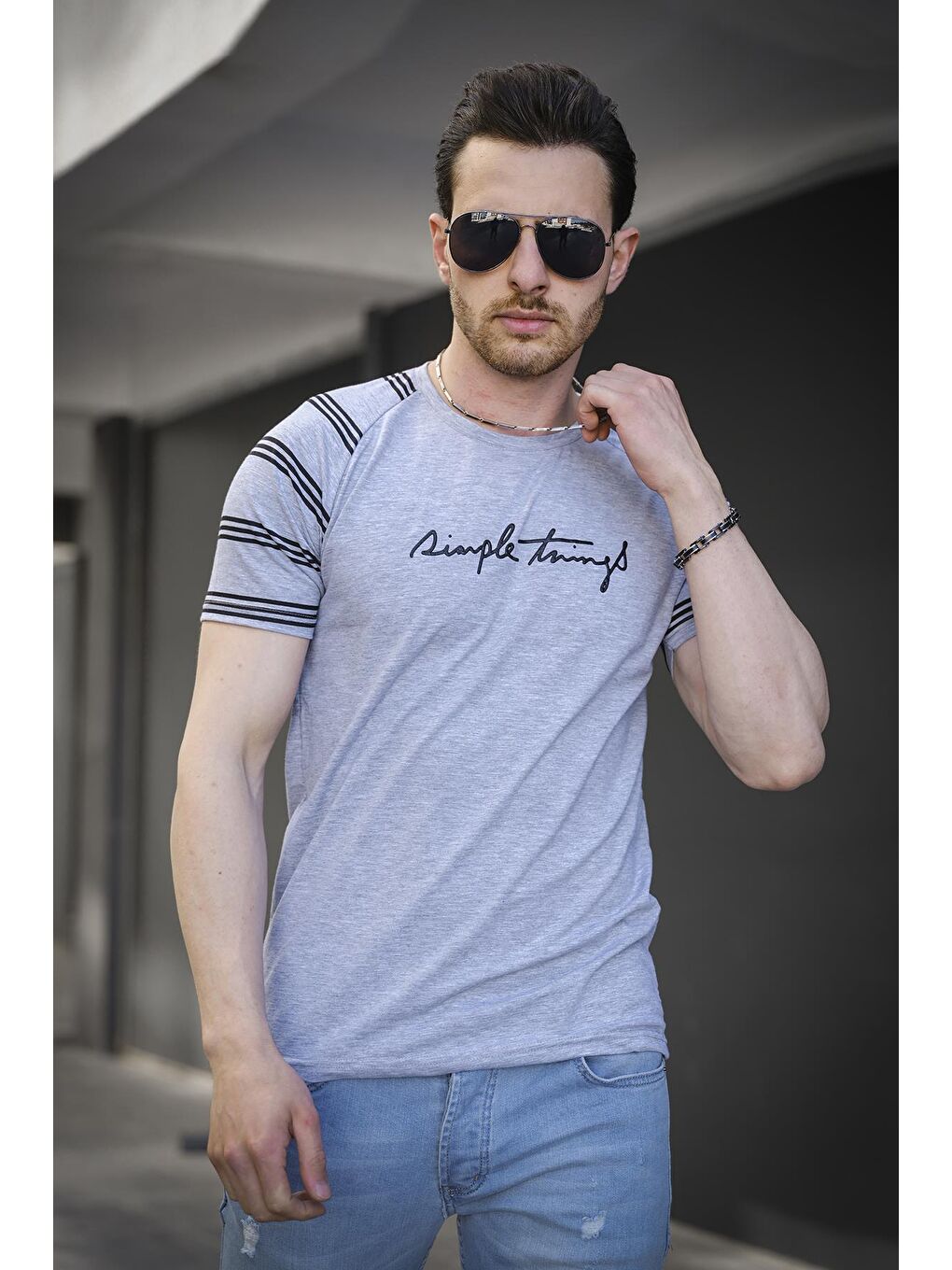 Gri Omuz Baskı Detaylı Slim Fit Elastanlı Erkek Tişört-1