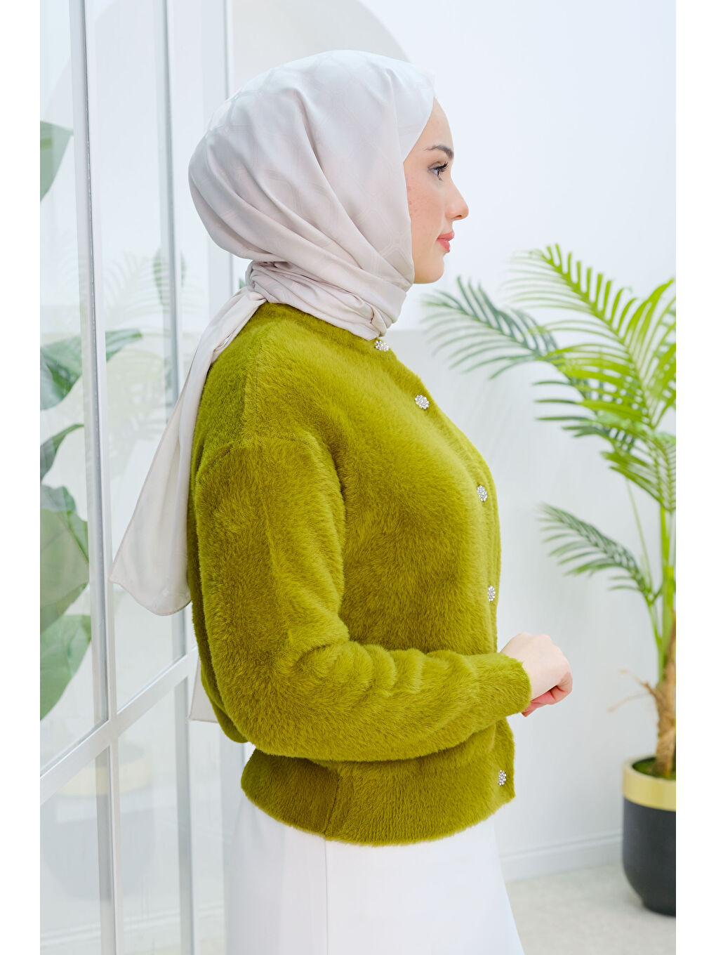 Yumuşak Dokulu Düğme Detaylı Hırka Fıstık Yeşil-1