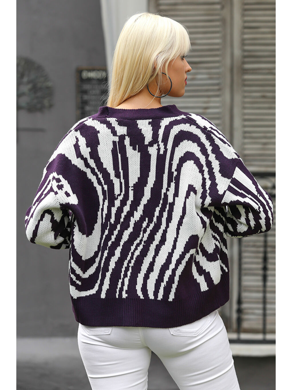 Kadın Koyu Mor Uzun Kol Düğmeli Midi Oversize Akrilik Triko Hırka-1