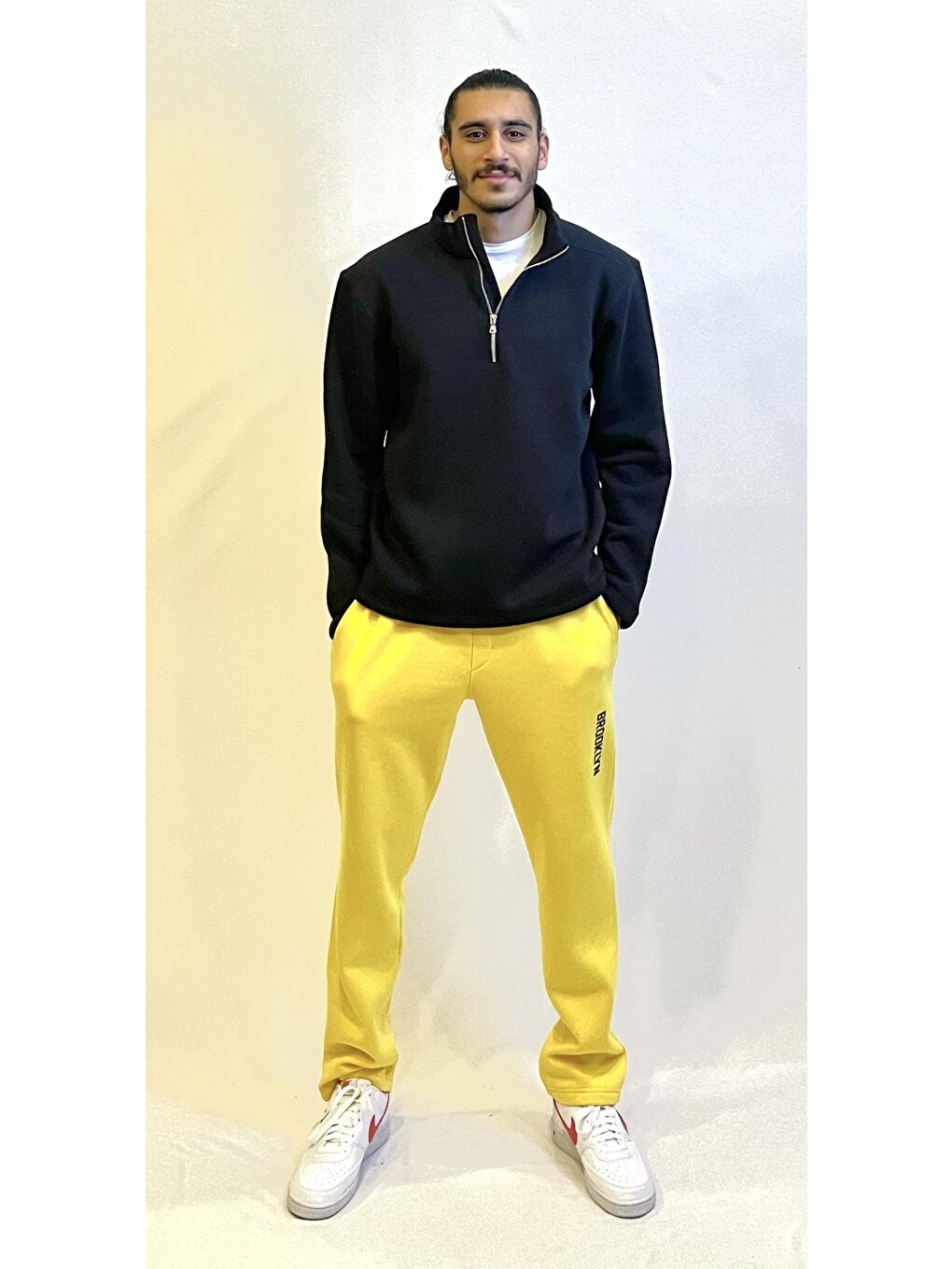 Siyah Erkek Regular Fit İçi Polarlı 3 İplik Yarım Fermuarlı Sweatshirt spr24sw21